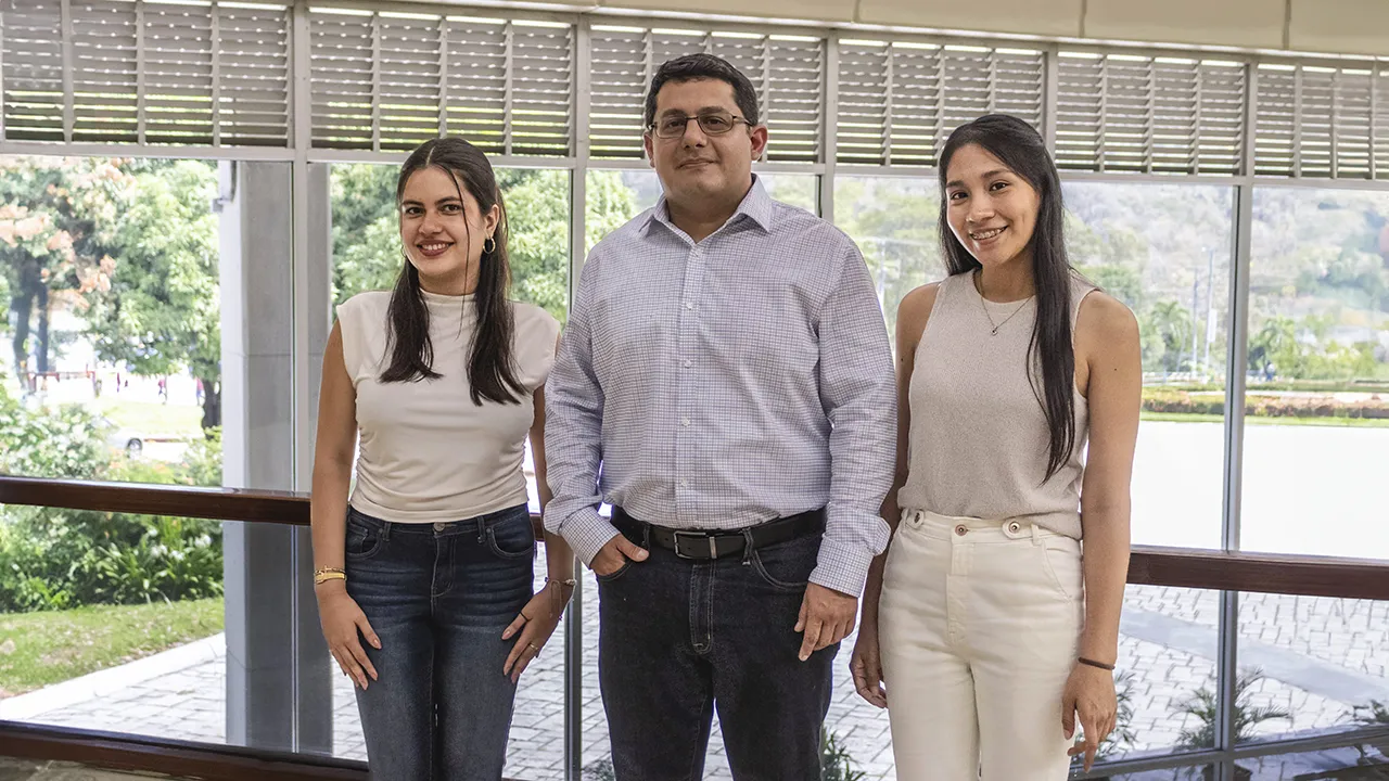 Estudiantes de la ESPOL trabajan en optimización de algoritmos para detectar cáncer de mama