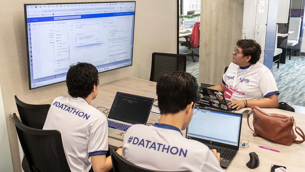 ESPOL y Banco de Guayaquil realizan su primer Datathon