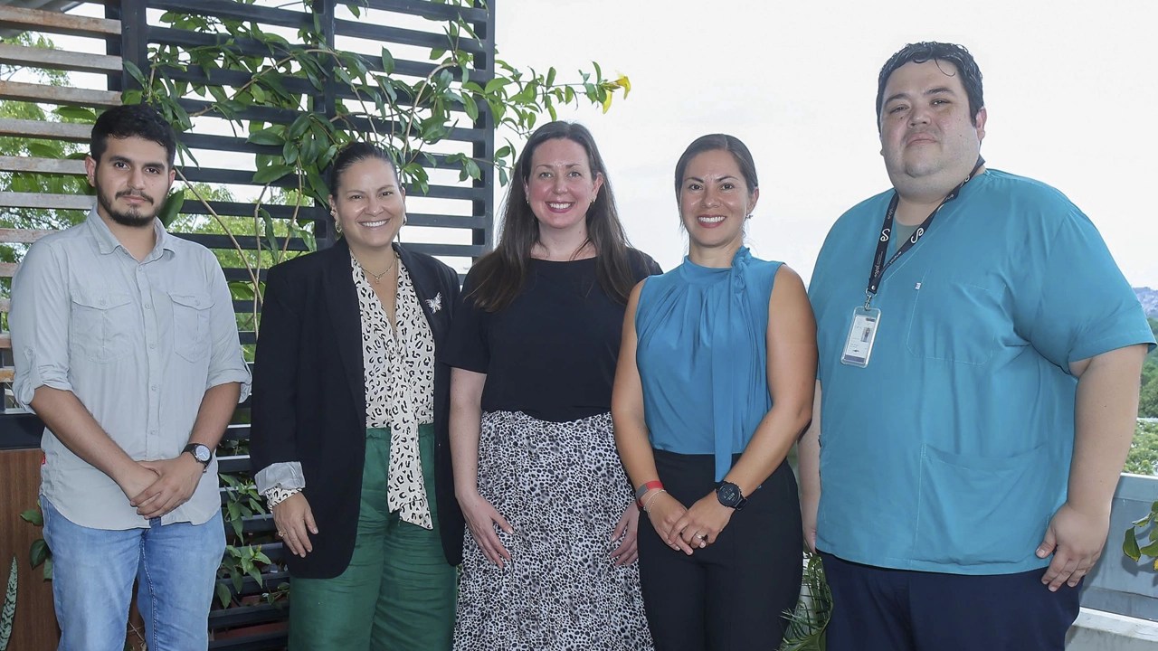 Delegada de Fulbright visitó la ESPOL para compartir su experiencia