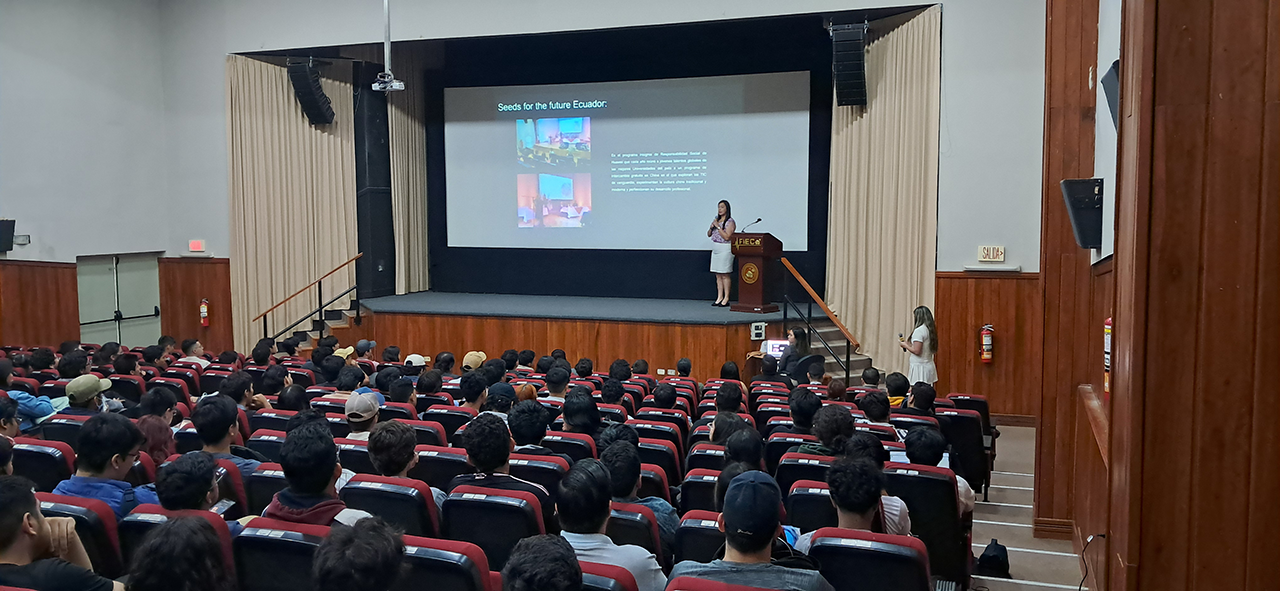 Huawei ofreció una charla para estudiantes de FIEC en la que presentó oportunidades laborales
