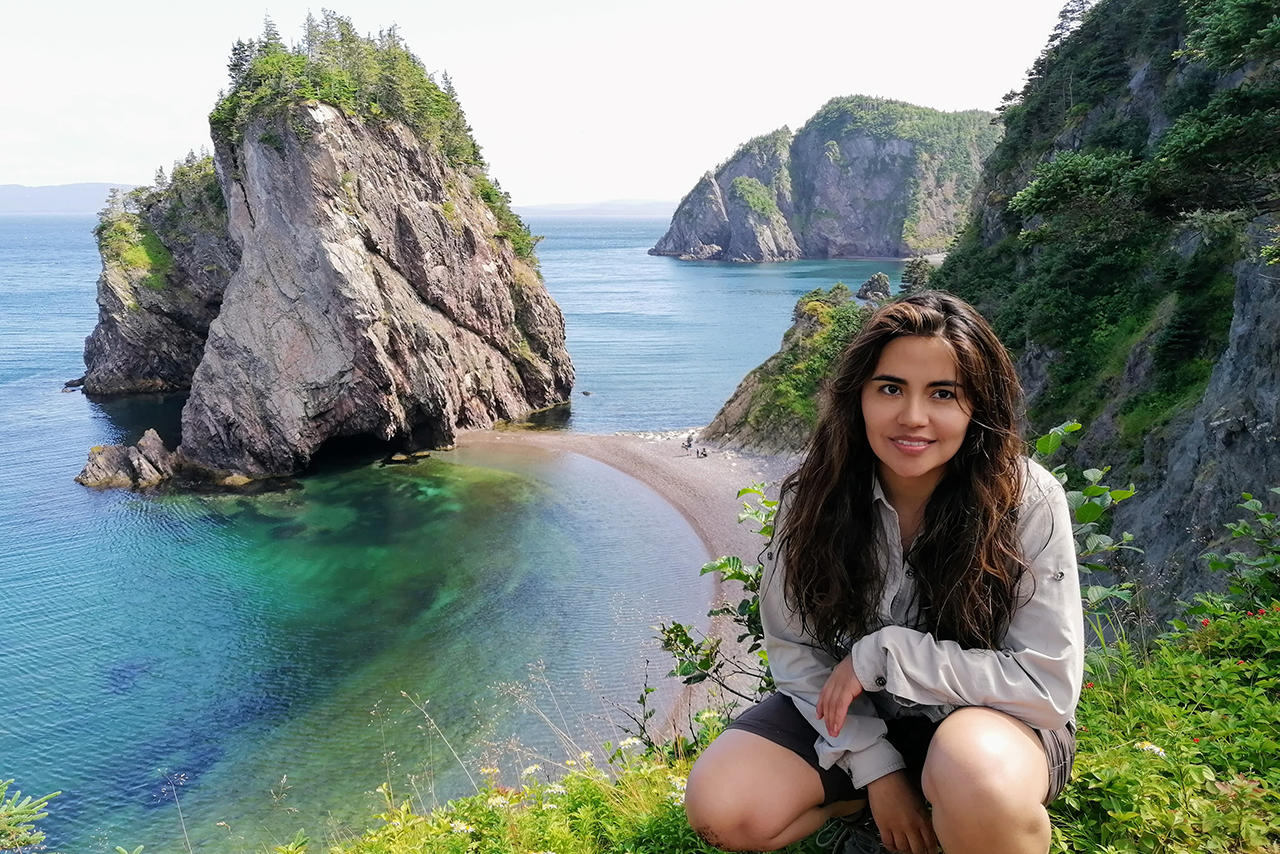 Ana Belén Yánez explorando  Newfoundland, Canadá, donde está haciendo su doctorado.